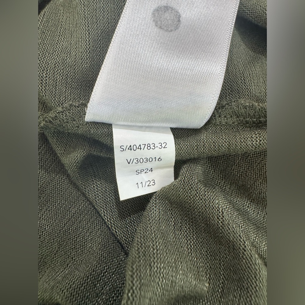 Athleta Breezy Short Sleeve Vneck Tee.‎ Medium. Olive. Tencel blend. Like New. - Picture 4 of 6